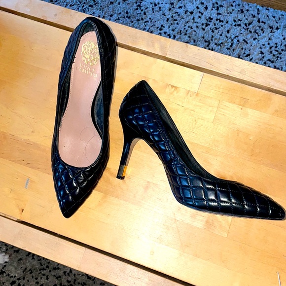 CLOSING- LAST CHANCE- MAKE OFFER -Vince Camuto Diamond Quilted Black Leather - Picture 4 of 9